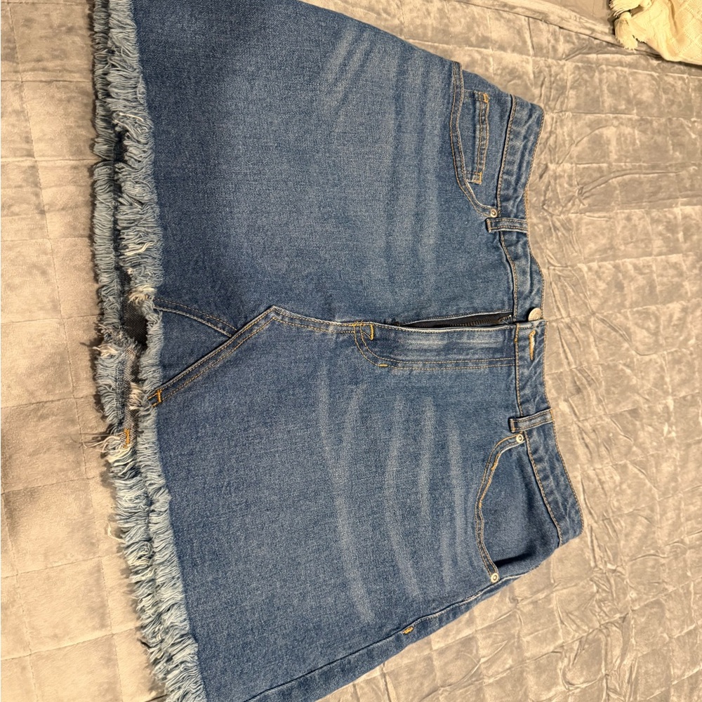 Frayed Hem Denim Skirt